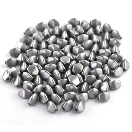 5mm czech glass pinch beads in pastel grey/silver