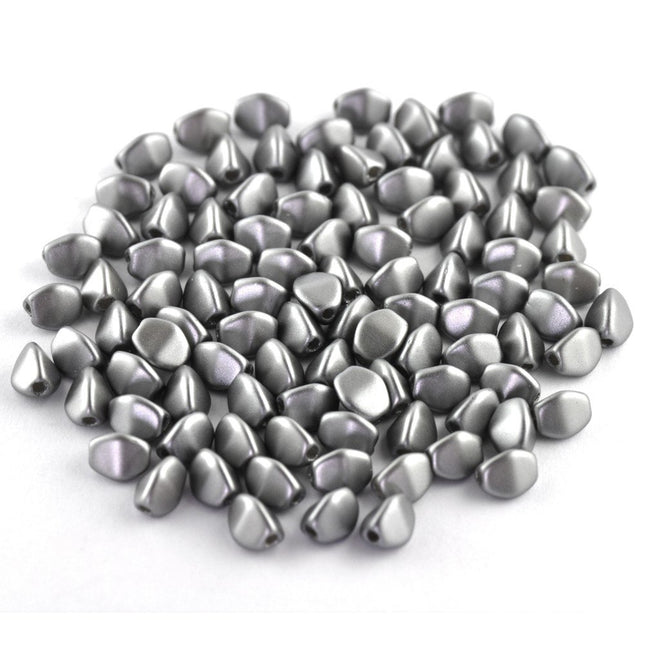 5mm czech glass pinch beads in pastel grey/silver